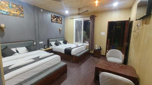 Narainkoti Resort | The Pines Mountain View