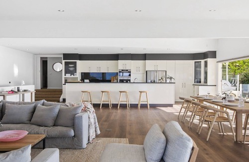 Killcare House | The Pines on Killcare Beach - beachside luxury for all the family
