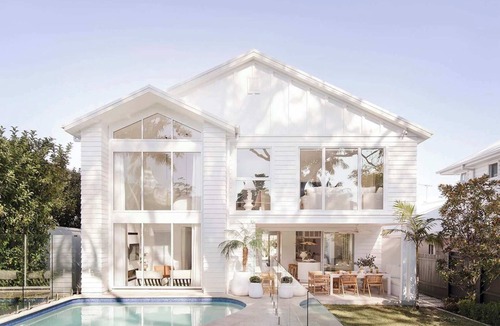 Riverview House | The Pool House, Riverview -Three Birds designed house with pool