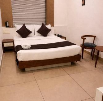 Meenangadi Hotel | THE PORCH INN