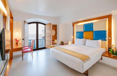 White Town Hotel | The Promenade