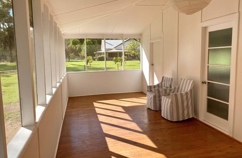 Darlington Point Cottage | The River Cottage - Pet friendly