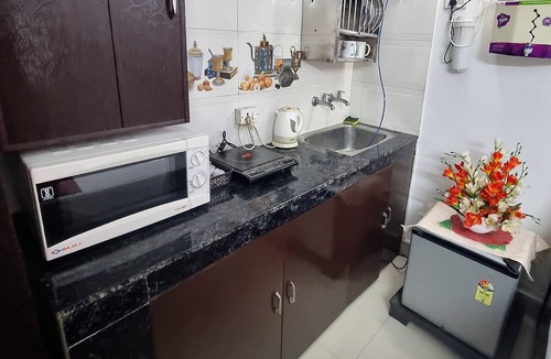RK Puram Apartment | The Royal Haven Couple Retreat in Vasant Vihar Near Airport
