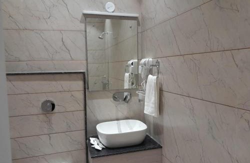 Baba Bakala Hotel | The Royal Inn