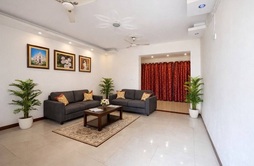 Indira Nagar House | The Royal Palace – Affordable & Peaceful Stay in Lucknow