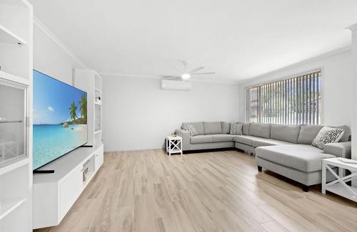 Mannering Park House | The Sailor s Haven