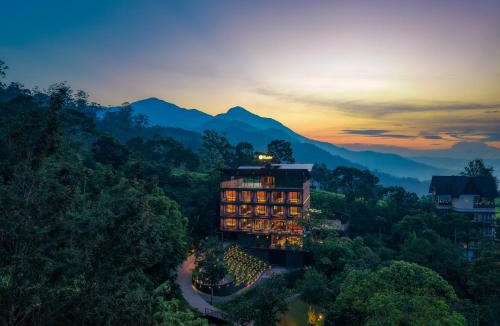 Chithirapuram Hotel | The Saray Munnar Luxury Resort with Pool by VOYE HOMES