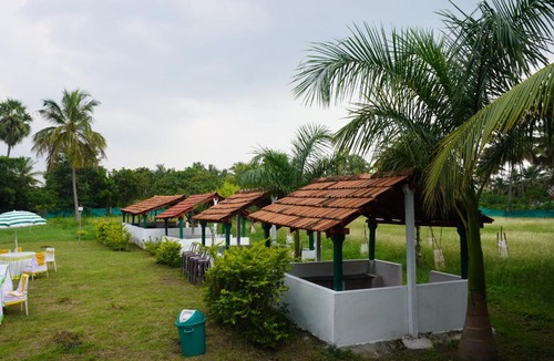 Palakkodu Hotel | The Savoy Farmstay