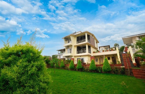 Panchgani House | The serene beauty of valley view in Panchgani at Shree Samarth Villa!