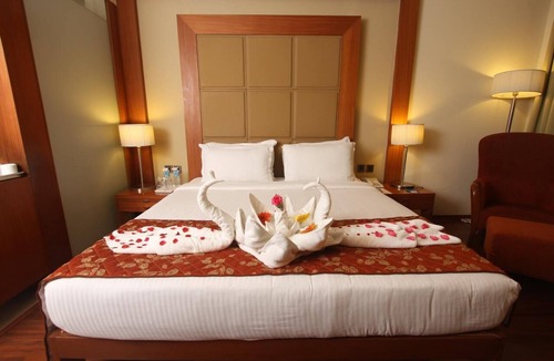 Thaltej Hotel | The Sky Imperial Thaltej