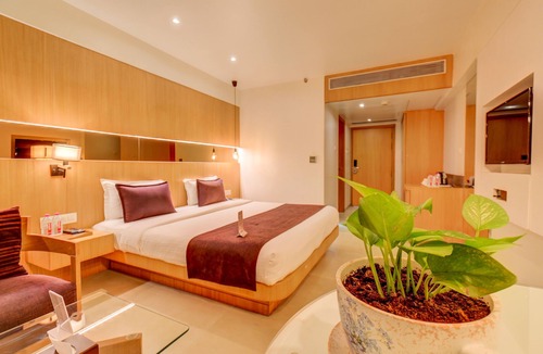 Nashik Hotel | The SSK Solitaire Hotel & Banquets