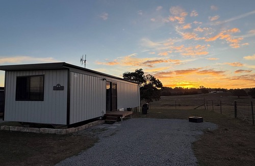 Kingsdale Cabin | The Starlight Cabin with Spectacular Rural Night Skies - 2 Hours from Sydney