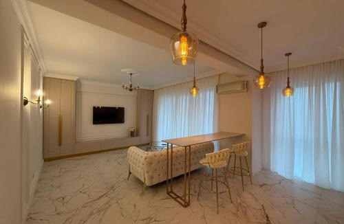 Craiova Apartment | The Sun Building Loft Sunrise