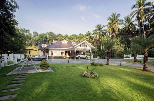 Lakkidi House | The Tales Luxury Pool Villa