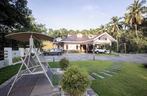 Lakkidi House | The Tales Luxury Pool Villa
