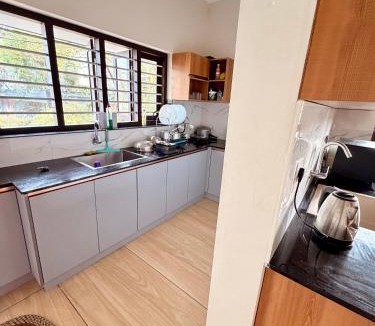 Arpookara House | The Thomas Family Home Stay