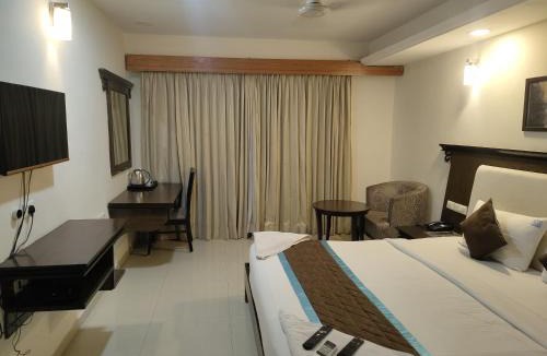 Thoraipakkam Hotel | The Townhall (Unit of Prohotel)