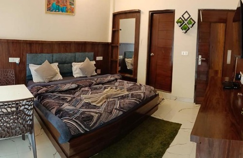 Dharampur Apartment | The Toy Train View 3BHK Villa With Pvt Balcony