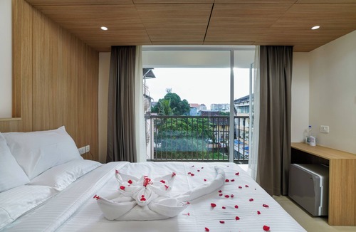 Shenoys Hotel | The Trios Hotel