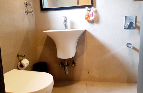 Khar Hostel | The UniContinental - Campus Accommodation