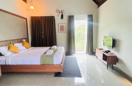 Sulthan Bathery Hotel | The Village Vista