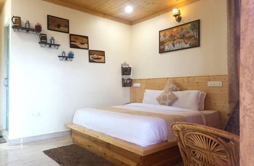 Tehri Range Hotel | The Vintage Hill Village - Himalayan Boutique Resort
