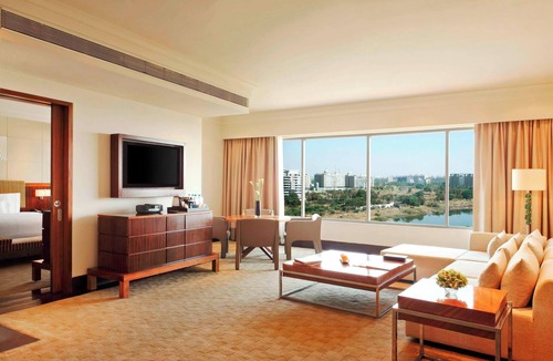 Mundhwa Hotel | The Westin Pune Koregaon Park