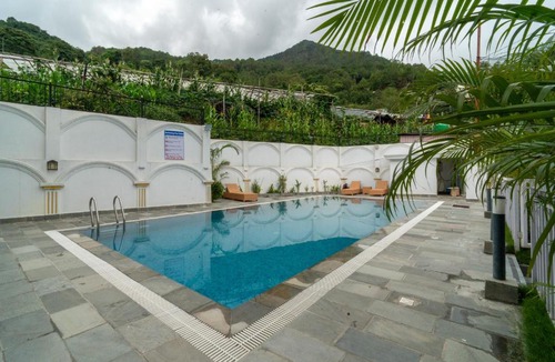 Kathmandu Villa | The White House Villa, 8 bedroom, Swimming Pool & Home Theater