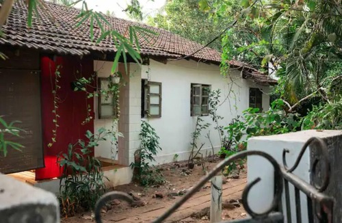 Anjuna Cottage | The Wild Flower - Aesthetic Portuguese Cottage
