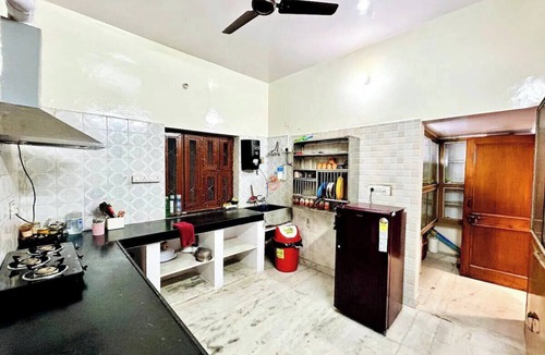 Jhotwara Apartment | The Yellow Door: Friendly 5 Star 2200²ft Independent, Modern Cozy & Central Home