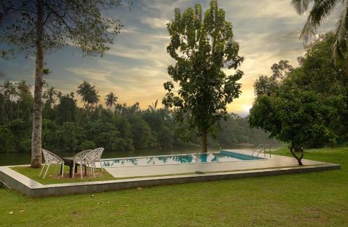 Irinjalakuda House | Theeram Riverside Holiday Home