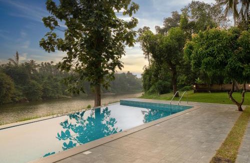 Irinjalakuda House | Theeram Riverside Holiday Home