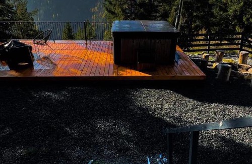 Marisel Ski Chalet | TheNest