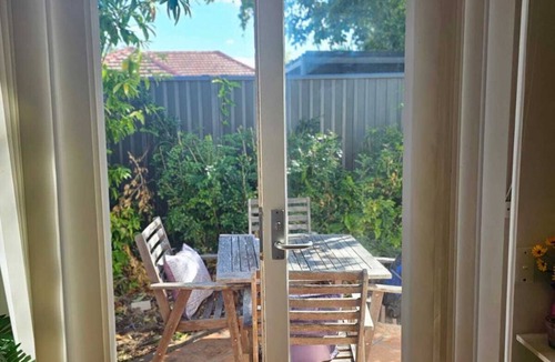 Aspley Apartment | This is a Huge Studio Comes With all Basic Amenities With a Private Access