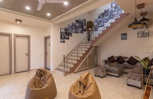 Jaipur House | This property holds 4 bedroom, swimming pool, Courtyard,Big hall size