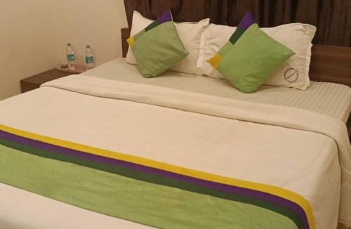 T Nagar Cabin | this space to grab a guest's attention by highlighting key amenities, proximityh
