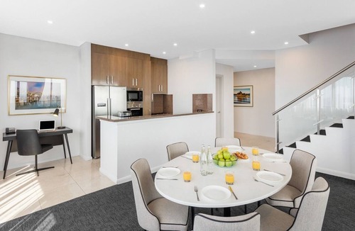 Sydney Central Business District Apartment | Three-Bedroom Summit Penthouse (Level 56) at Kent Street, Sydney CBD