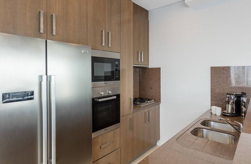 Sydney Central Business District Apartment | Three-Bedroom Summit Penthouse (Level 56) at Kent Street, Sydney CBD