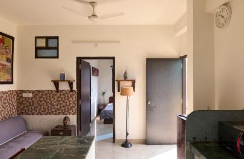 Lake Swaroop Sagar Apartment | TicAna Large 1Bedroom Living Kitchen with AC , fiber wifi Rooftop garden lake view