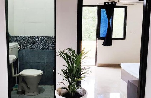 Lake Swaroop Sagar Apartment | TicAna private room in a 2 BHK