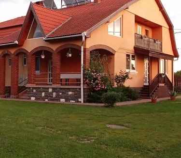 Lazarea House | Timi Kulcsosház