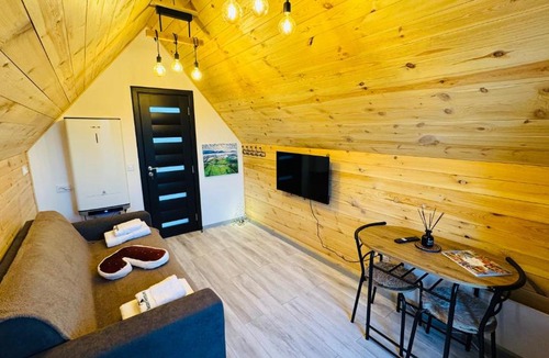 Valea Mare-Pravat House | Tiny A-Frame Cabin with Private Hot Tub & Views - Perfect for 2