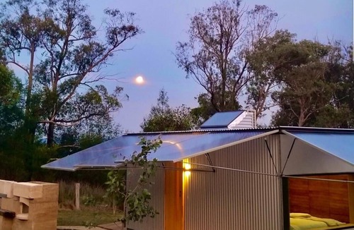 Sarsfield House | Tiny house with a view! A cosy place to stay while exploring East Gippsland
