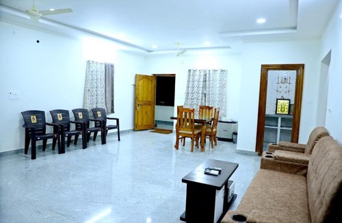 Tirupati Apartment | TIrupati balaji homestays 2bhk Family apartments Alipiri