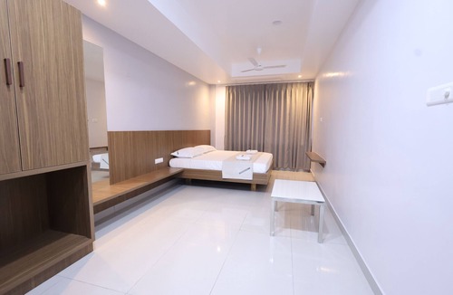 Tirupati Hotel | Tirupati Prime Homestay