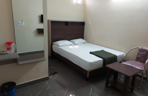 Kalasipalya Hotel | TKS Residency