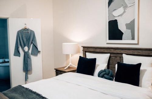 Light Pass Bed & Breakfast | Tomfoolery Winemaker's Cottage Barossa Valley