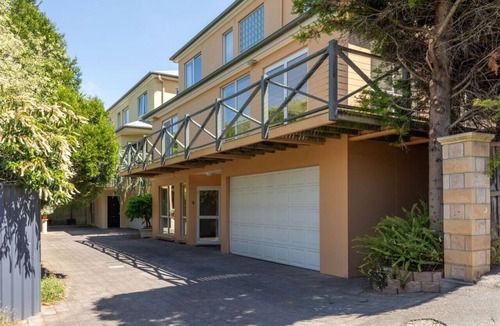 East Launceston House | Tookenburg Townhouse - prestige city fringe