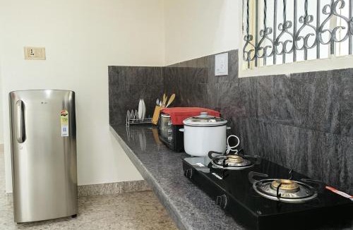 Hyderabad Apartment | Tourist Friendly-1BHK BirlaMandir