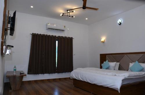 Khajuraho Hotel | TOURIST VILLAGE KHAJURAHO